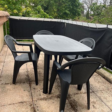 סן-ג'ני-לאבאל Appartement Cosy Et Confortable מראה חיצוני תמונה