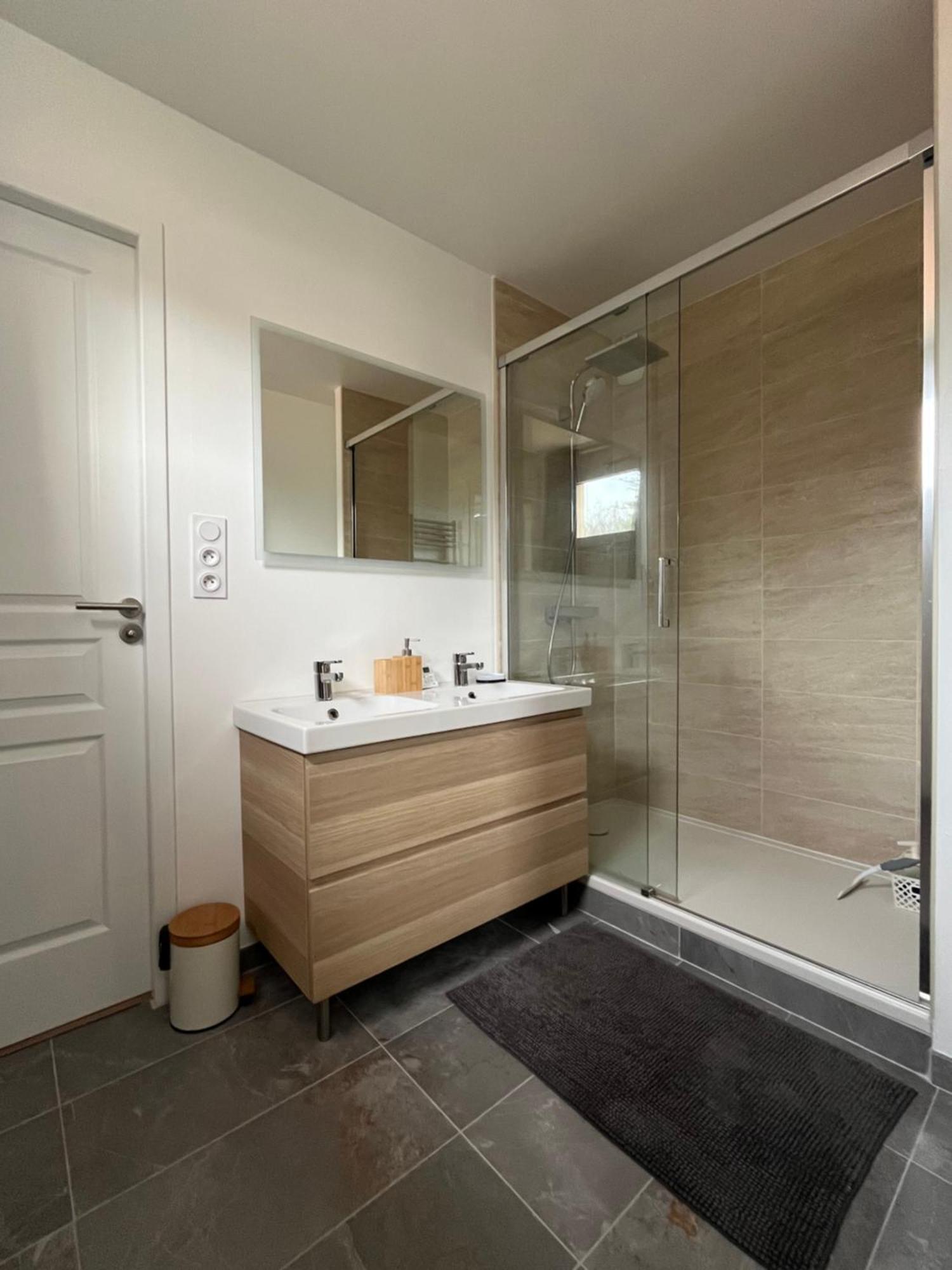 סן-ג'ני-לאבאל Appartement Cosy Et Confortable מראה חיצוני תמונה